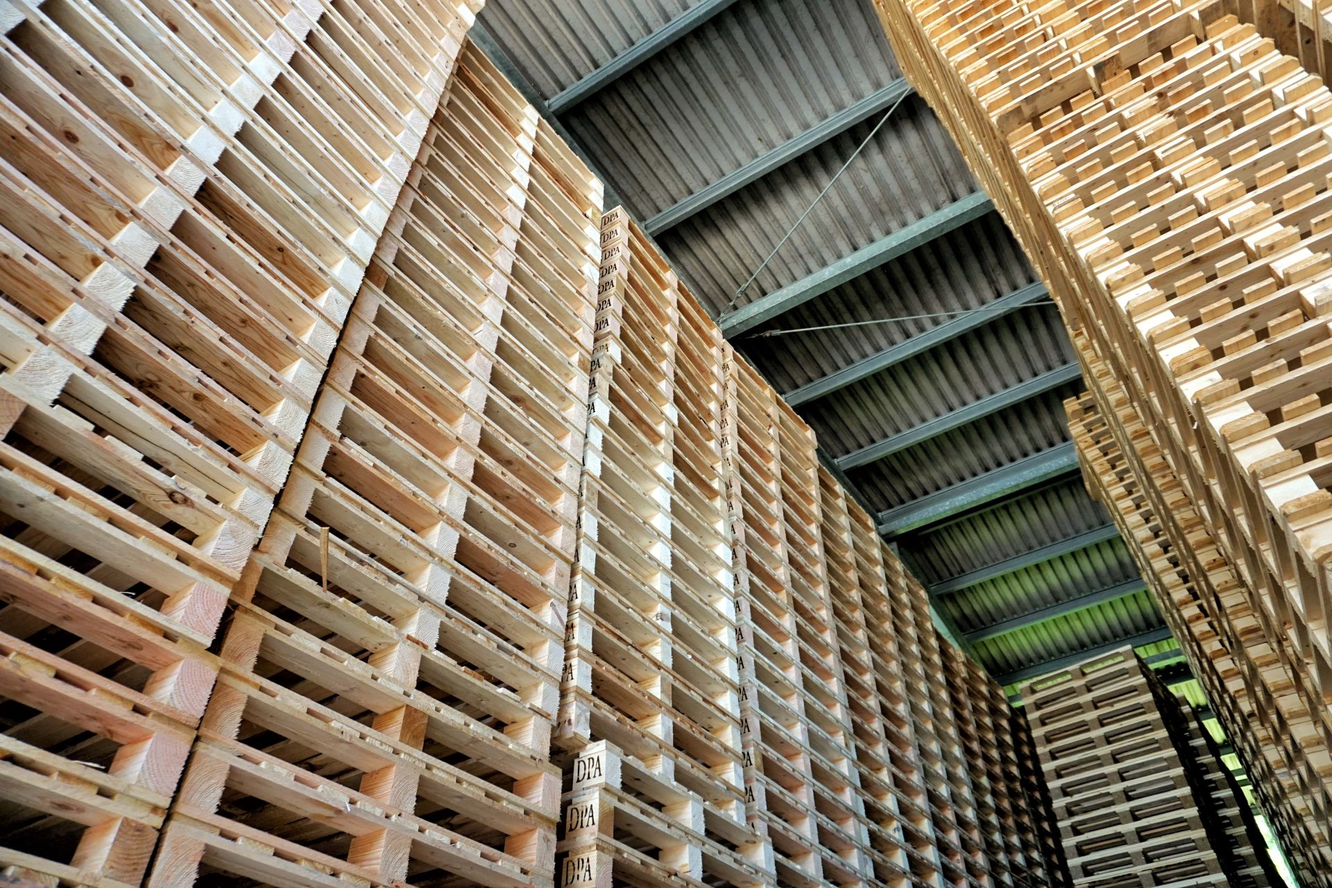 Houten pallets bij Verhoeven Emballage